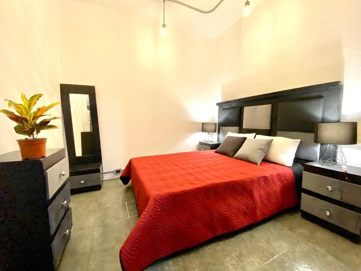 Roomies Hostel Reforma-El Angel Città del Messico Esterno foto